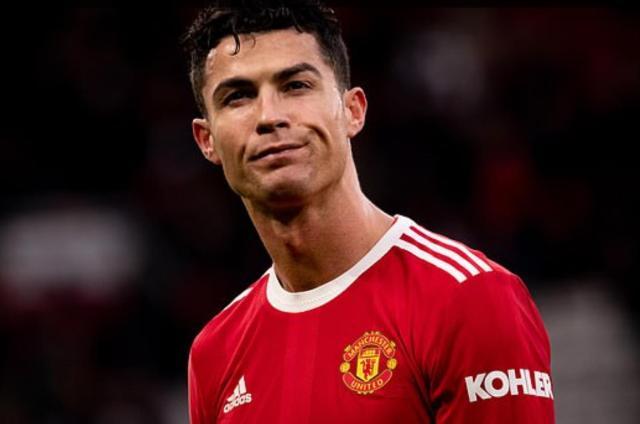 体育比赛-C罗伤缺德比引发争议：队友不满意，名宿称另有隐情